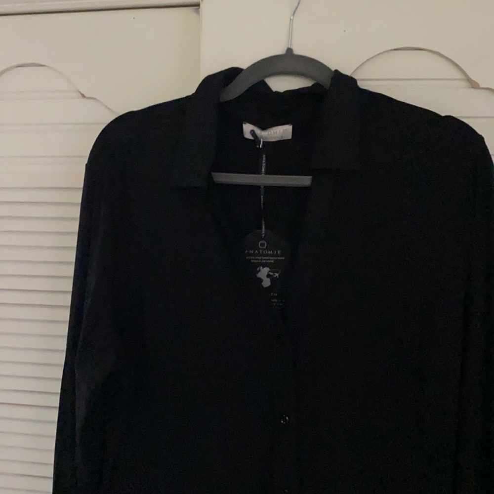 Luxury travel top in black